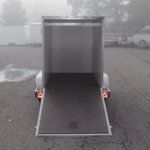 Furgoneta bois blanc con remolques BW hatchback